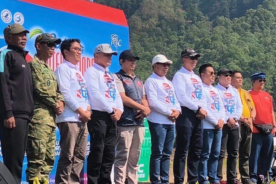 Momen kebersamaan saat pembukaan kejuaraan Paralayang tingkat Internasional di Kota Batu Momen kebersamaan saat pembukaan kejuaraan Paralayang tingkat Internasional di Kota Batu.