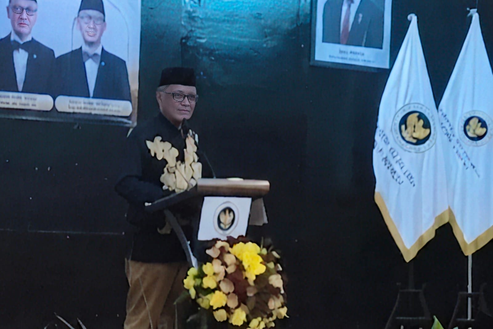 Menteri Haji dan Umrah RI, Mochamad Irfan Yusuf, saat membuka Rakor Layanan dan Kinerja Haji Tahun 2026 di Kota Batu.